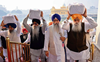 SGPC panel meets Purohit, seeks release of ‘Bandi Singhs’