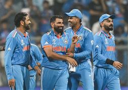 India beat New Zealand to reach World Cup final, Shami takes seven wickets