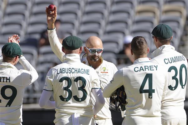 Australia crush Pakistan in 1st test inside 4 days, Lyon achieves 500-wicket landmark