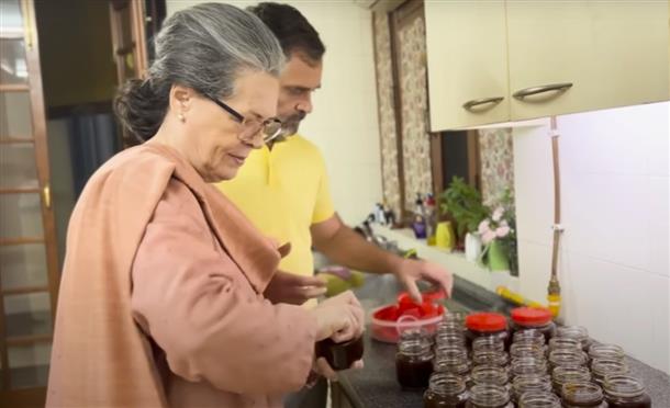 ‘Mum, Memories and Marmalade’: Watch Sonia-Rahul’s 'jam session' and light-hearted banter about food