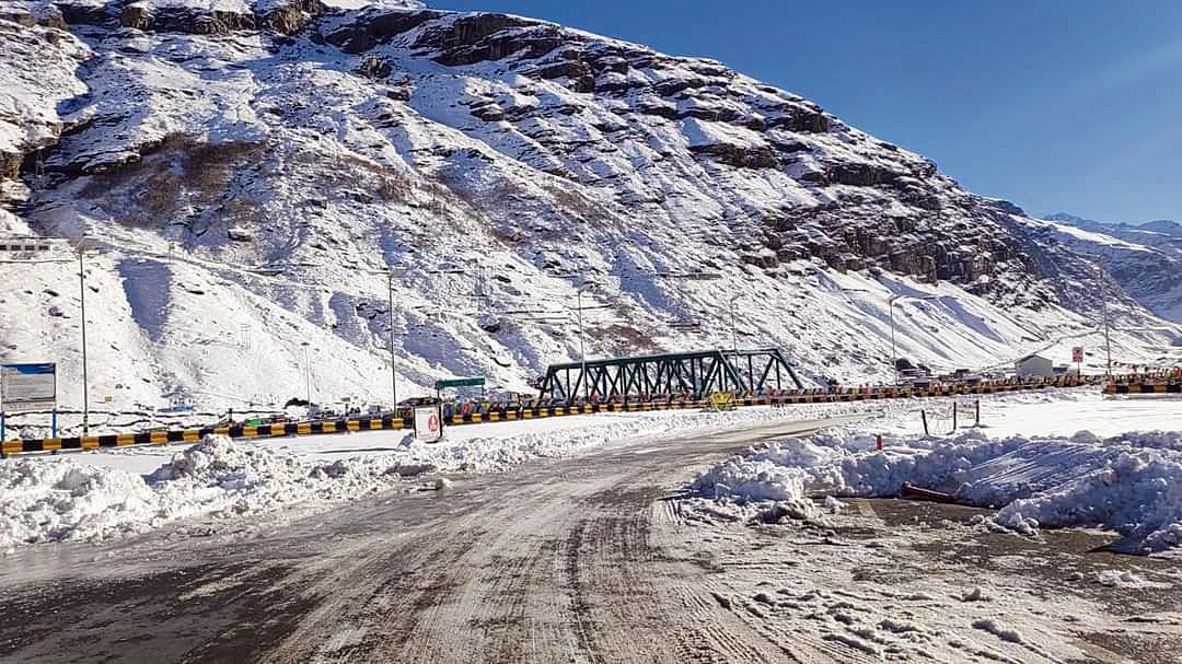 Black ice renders journey risky on Manali-Keylong road