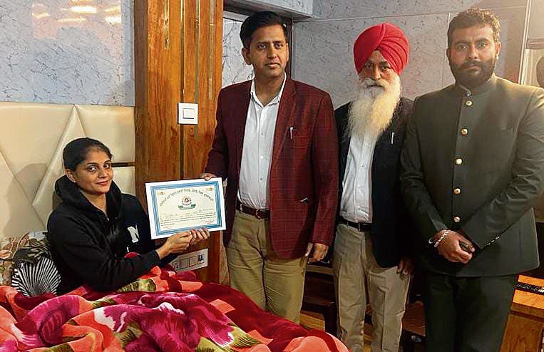 Woman agri officer who got injured while fighting farm fires felicitated
