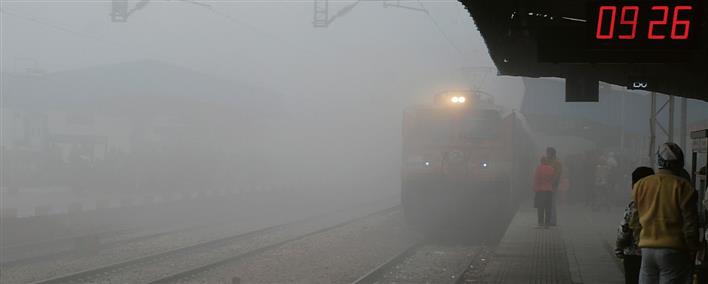 Poor visibility as dense fog engulfs Haryana