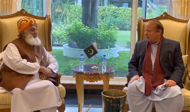 PML-N supremo Nawaz Sharif meets JUI-F chief Fazlur Rehman; discuss seat adjustment formula for polls
