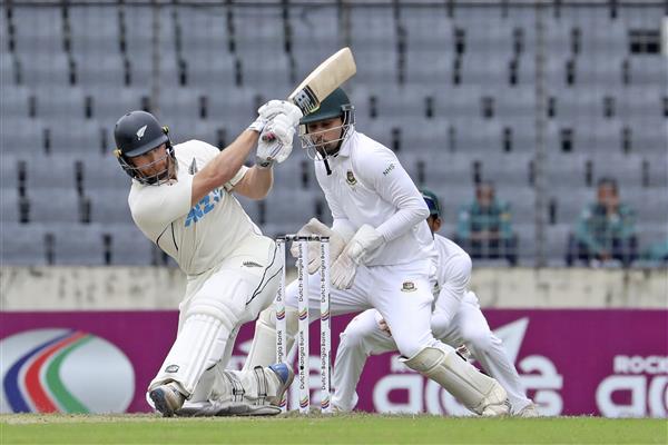 New Zealand closes in on victory in the second cricket Test against Bangladesh