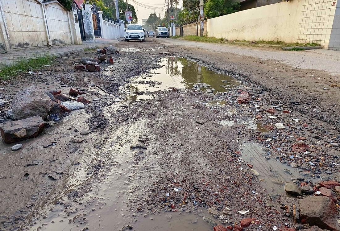 6 months on, Patiala roads in a mess