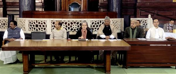 Government has strangulated democracy, Sonia Gandhi tells Congress Parliamentary Party