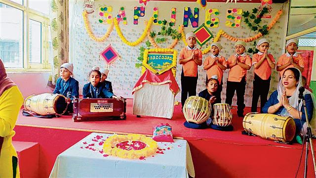 Motilal Nehru Public School, Jind,celebrates Gurpurb