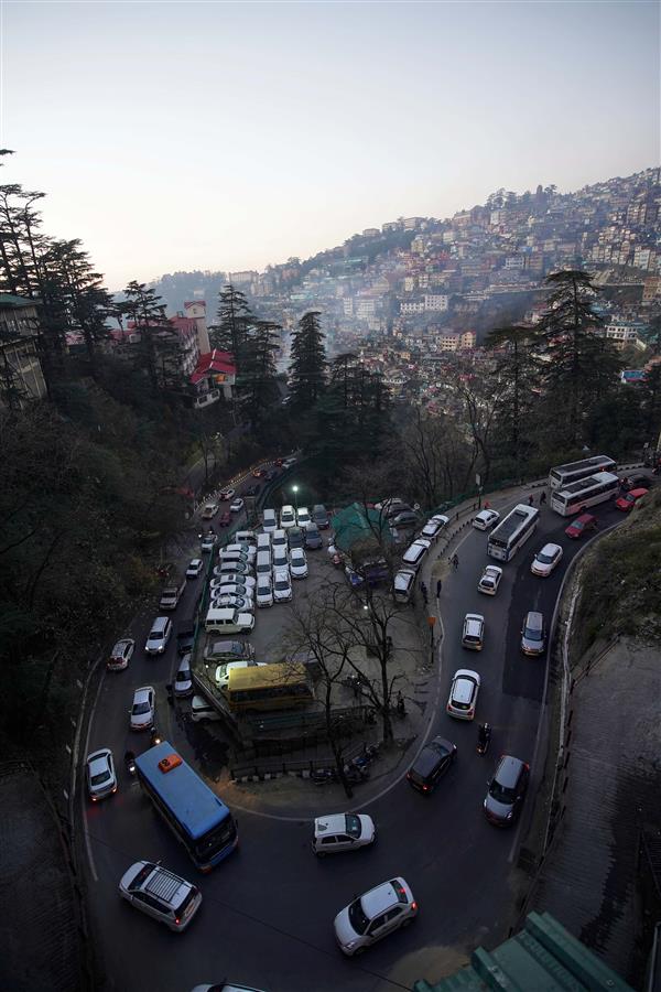 Adverse publicity of traffic jams hits footfall in Himachal Pradesh; tourism industry pins hope on snowfall