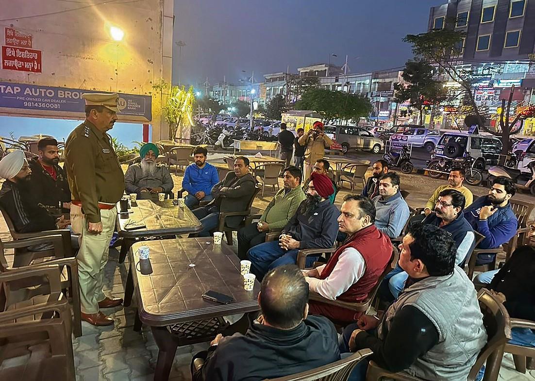 Jalandhar: Crackdown on open liquor consumption at PPR Market