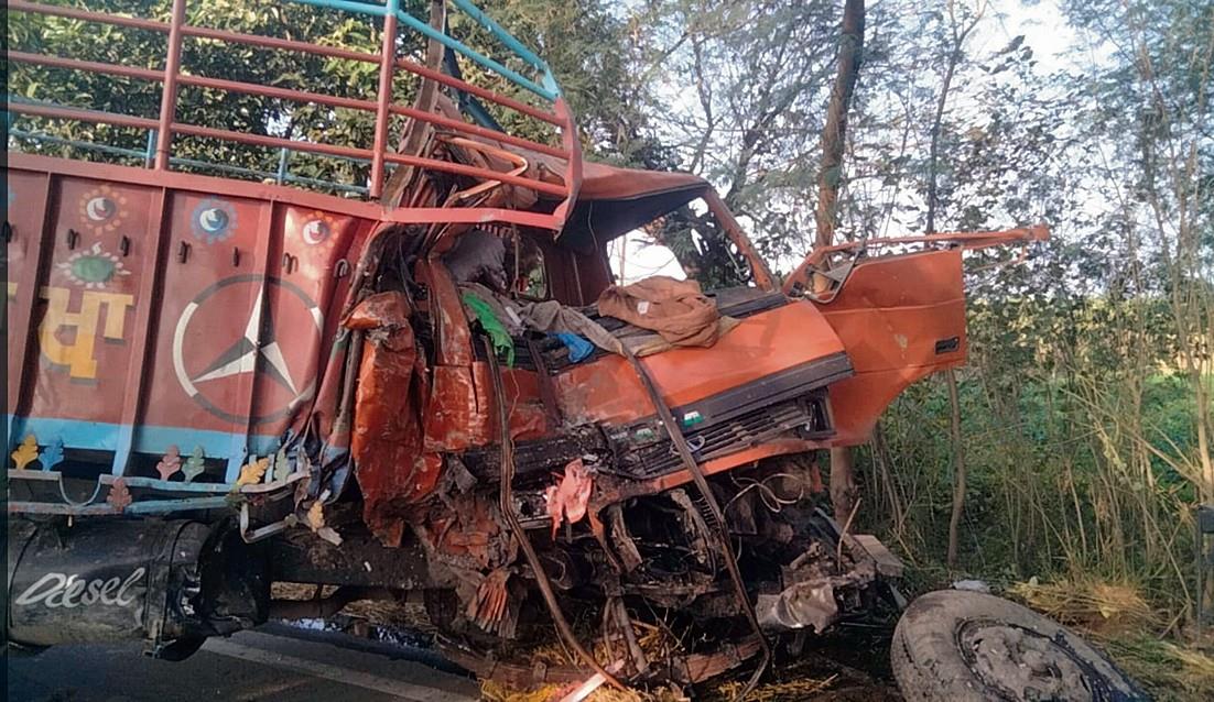 One killed, 2 hurt in tanker-truck collision