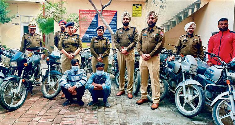 2 members of thieves’ gang arrested; 10 vehicles seized