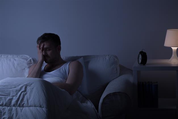 Insomniacs at greater risk of heart attack: Study
