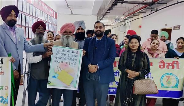 Signage should be in mother tounge: Amritsar DC