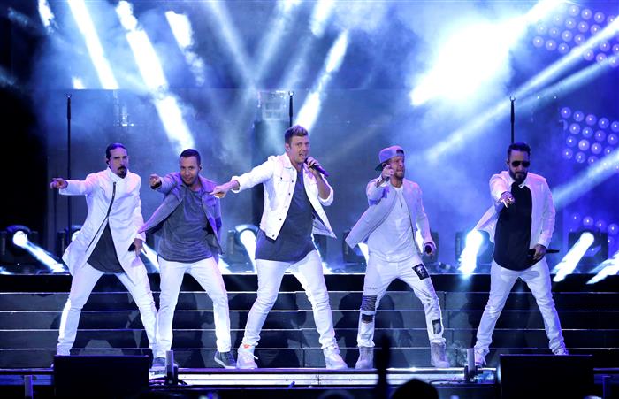 Backstreet Boys announce 'DNA' tour and album, with 7 Canadian