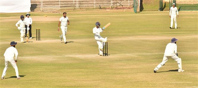 4-wkt haul by Chandigarh's Paras fails to derail Maharashtra innings