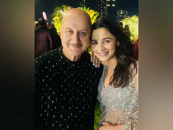 Anupam Kher recalls calling Alia Bhat 'born actress' in her childhood, check out duo's picture from Sid-Kiara's reception
