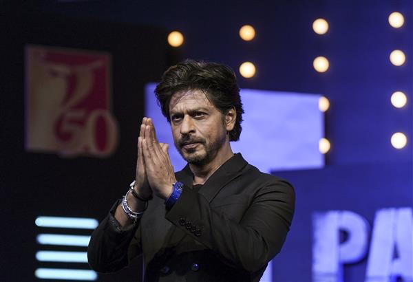 Check out Shah Rukh Khan's reaction on being asked about Salman's 'Kisi Ka Bhai Kisi Ki Jaan'