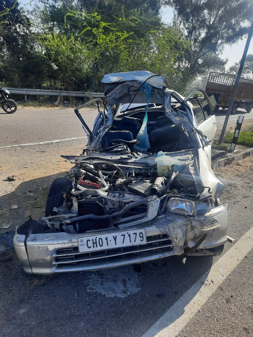 4 killed, 2 injured as car rams into truck on Rajpura-Sirhind road