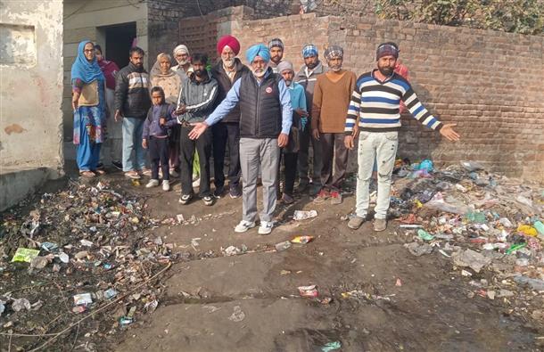 Nanaksar residents protest poor sanitation in locality