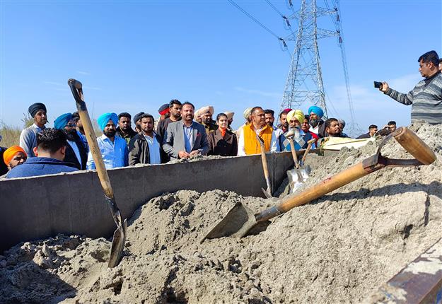 Labourers, tractor drivers back in business at sand mining sites in Nawanshahr district