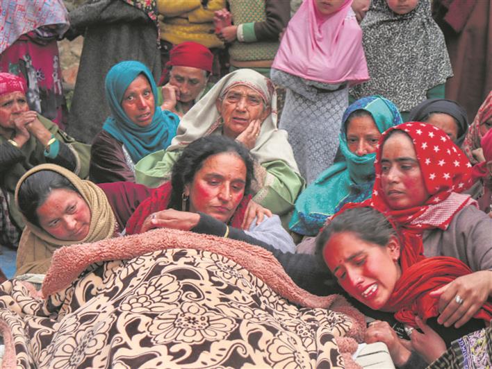 Kashmiri Pandit Girls In Sex - Kashmiri Pandit shot in Pulwama : The Tribune India