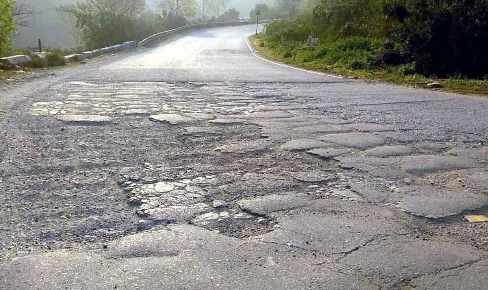 Potholed Nurpur road stretch a nightmare for commuters