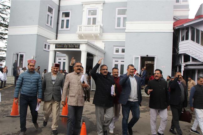 BJP protests as Congress legislators return late for post-lunch session in Himachal Assembly