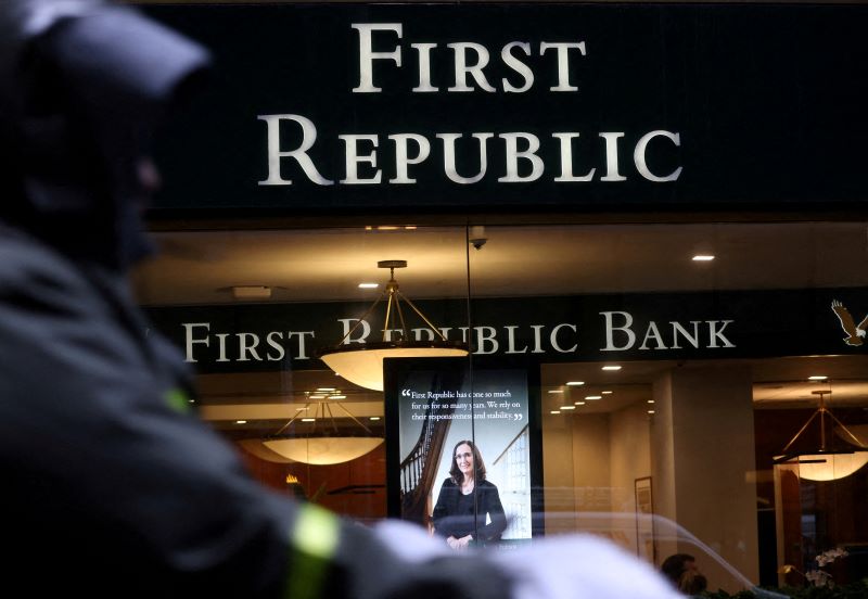11 big banks create USD 30 billion rescue package for First Republic