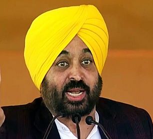 Akal Takht Jathedar playing into hands of Badals-controlled SGPC, says Bhagwant Mann