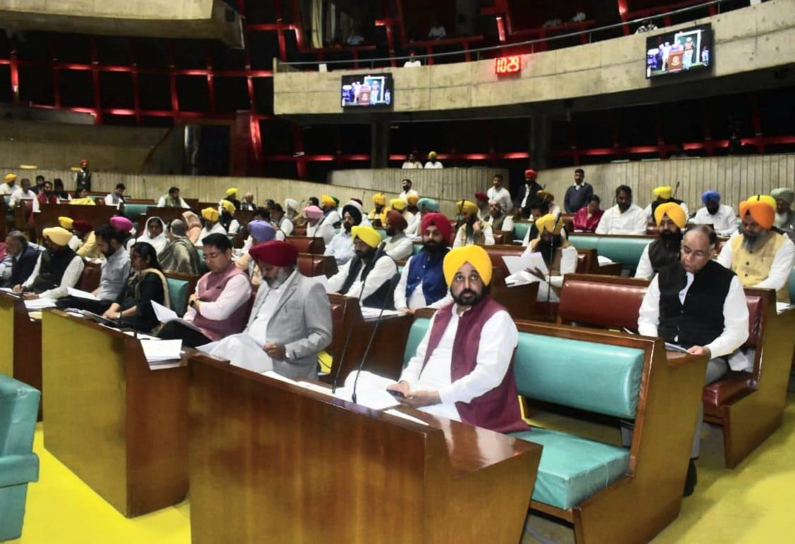 Governor Banwarilal Purohit addresses Budget Session of Punjab Assembly as Congress stages a walkout