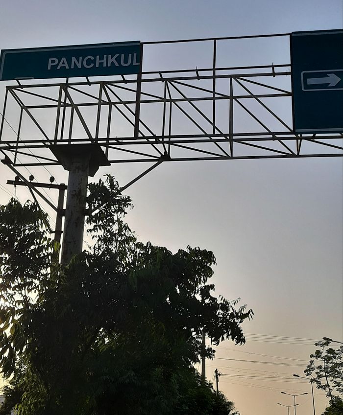 Broken signboard in Panchkula serves no purpose