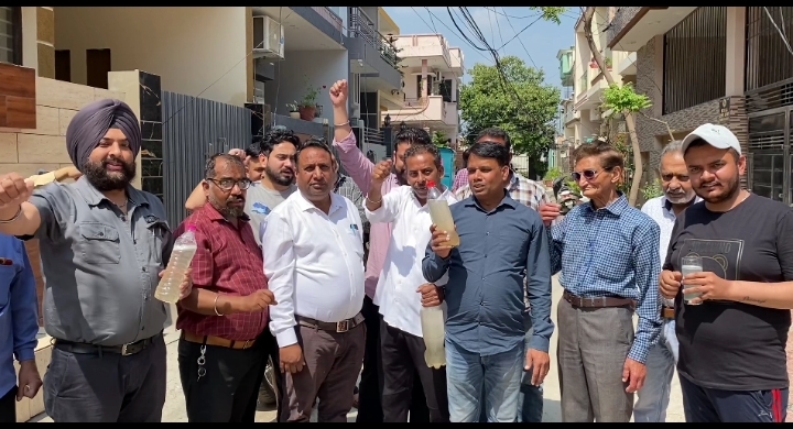 Protest in New Deol Nagar over dirty water