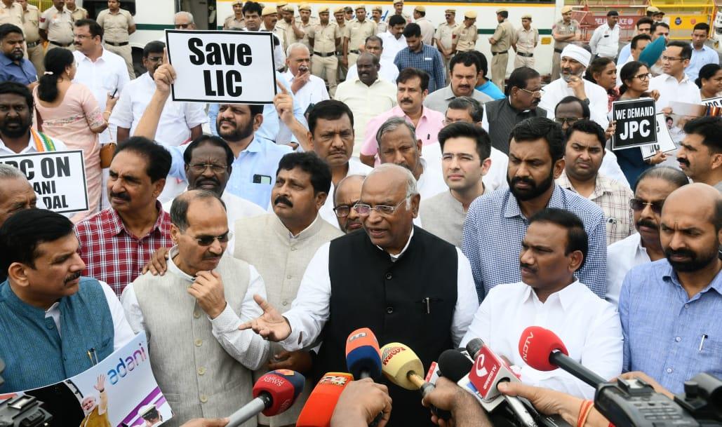 Opposition holds protest march alleging 'democracy in danger'; seeks JPC probe into Adani issue