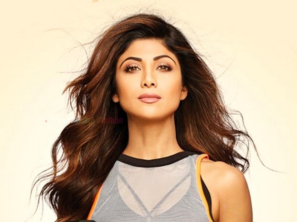 Shilpa Shetty combines burning calories with some fab music, here's the video