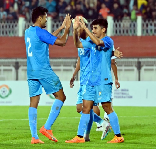 Thapa's strike gets India off the mark