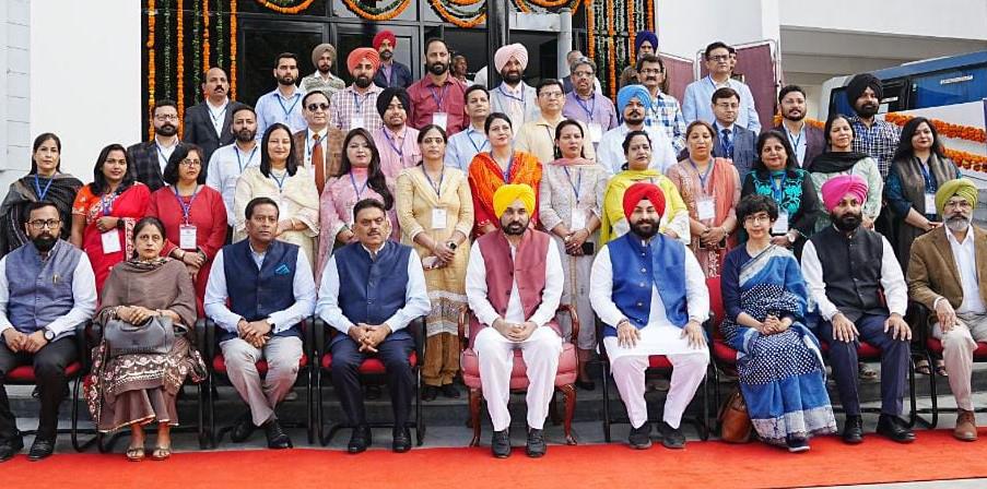 Punjab: 2nd batch of principals leaves for Singapore