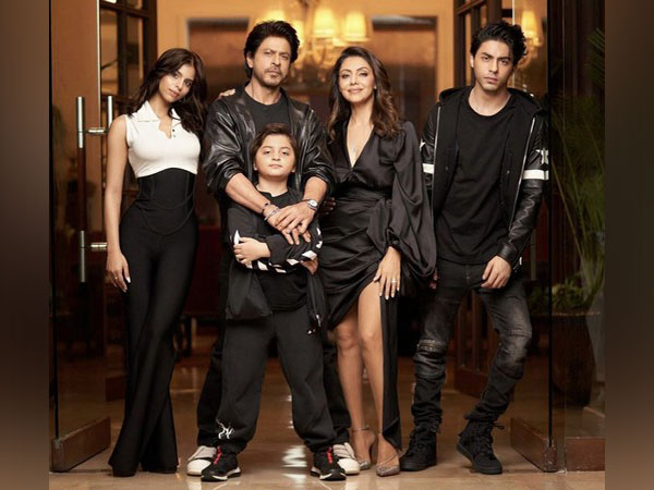 Shah Rukh Khan, Gauri with kids look their stylish best in new family picture : The Tribune India