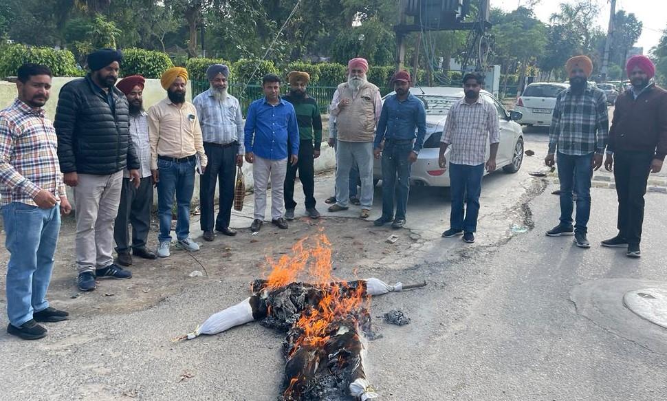 Democratic Teachers’ Front holds protest in Tarn Taran over death of three teachers in road mishap