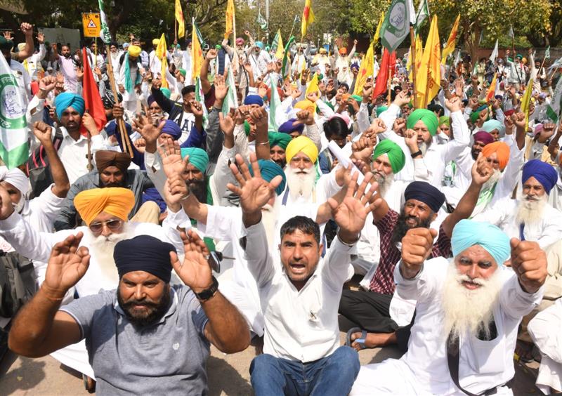 Discontinue water to other states, ensure MSP, demand Punjab farmers; hold protest march in New Delhi