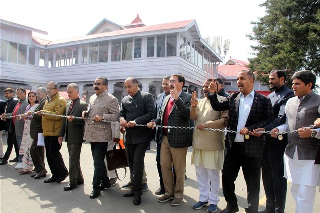 Chaos in Himachal House: Congress, BJP lock horns over closure of institutions