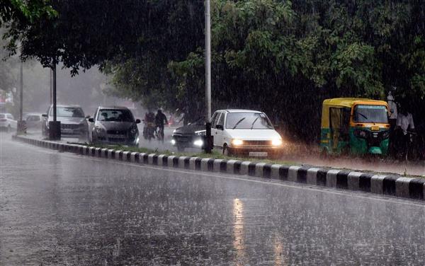 Rain in several parts of Punjab, Haryana leads to drop in temperatures : The Tribune India