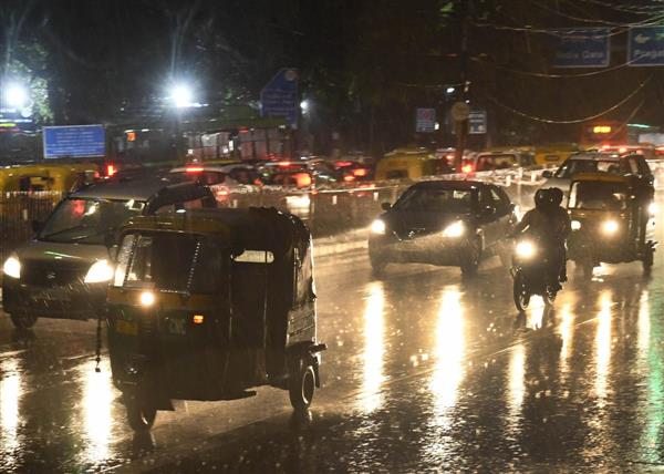 Rain, thunderstorm lash, parts of Delhi, NCR