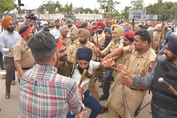 Amritpal Singh's supporters removed from Sohana chowk in Mohali