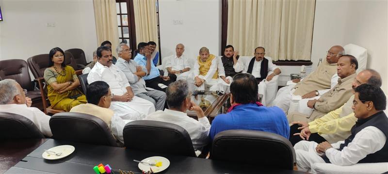 Leaders of several opposition parties meet to coordinate strategy