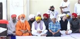 Punjab CM Bhagwant Mann, Arvind Kejriwal pay obeisance at Dera Sachkhand Ballan in Jalandhar