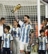 King Messi takes a bow as Argentina return to action