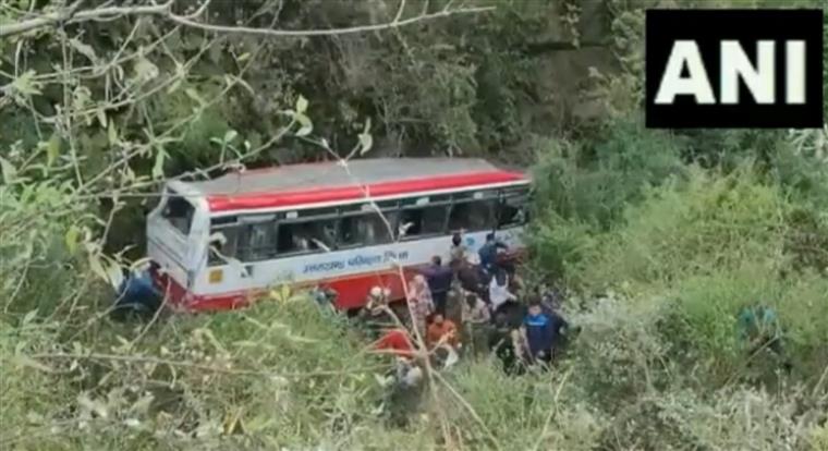 22 injured as bus falls into ditch on Mussoorie-Dehradun road in Uttarakhand