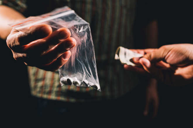 2-kg drugs seized