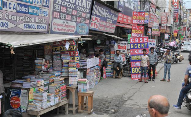 Jalandhar: Forced to buy books from select shops, allege parents